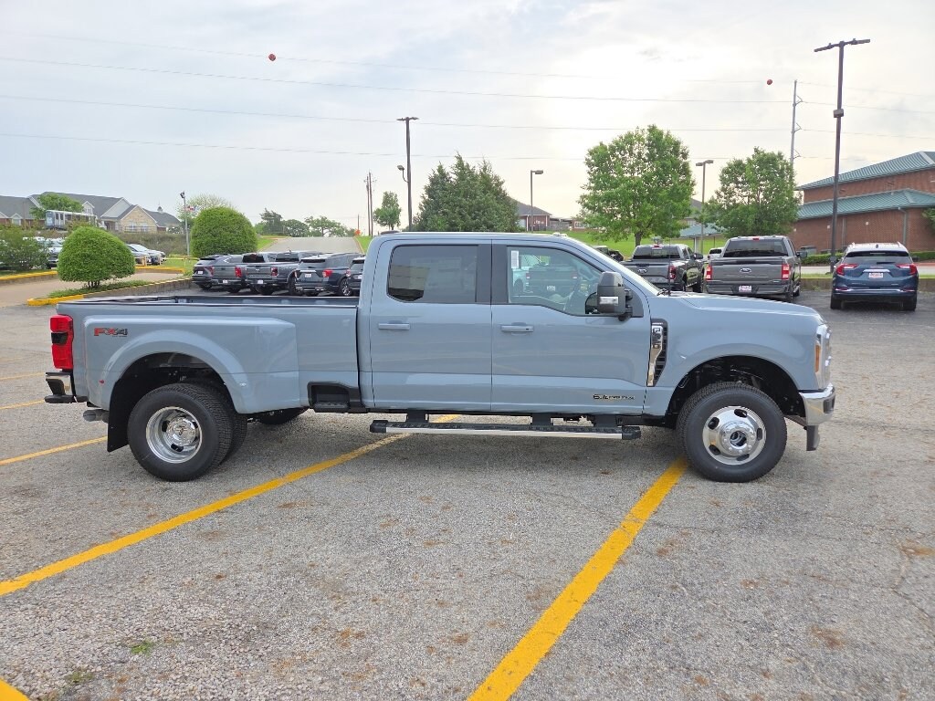 New 2026 Ford F-350 Lariat Truck Crew Cab