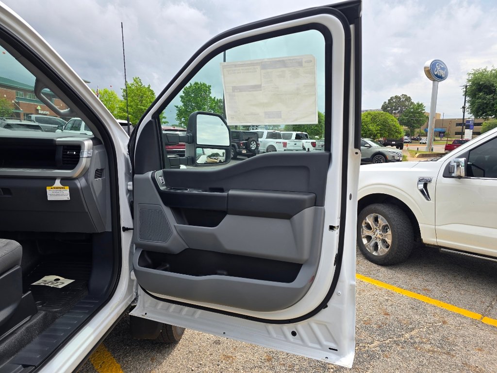 2026 Ford F-450 Super Duty Chassis Cab XL - Photo 15