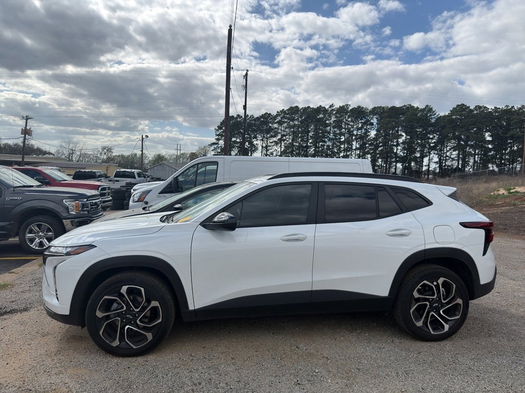 Used 2025 Chevrolet Trax 2RS SUV