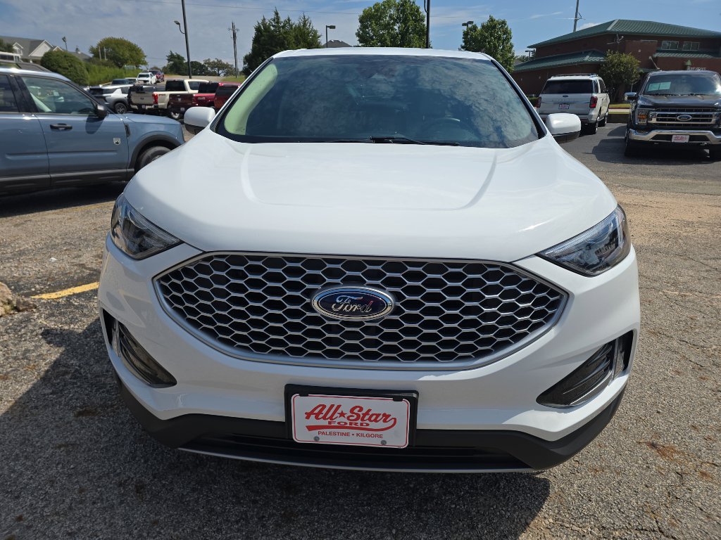 2024 Ford Edge SEL photo 2