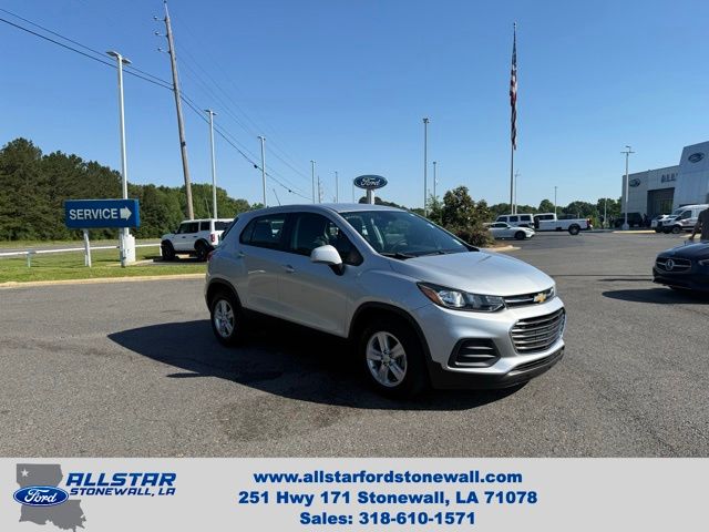 2021 Chevrolet Trax LS's photo