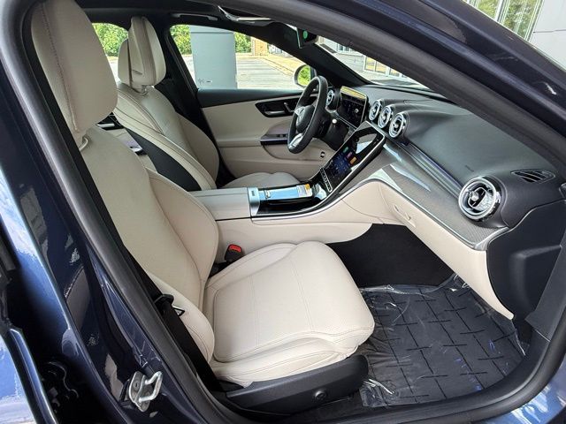 2025 Mercedes-Benz C-Class Sedan C 300 - Photo 19