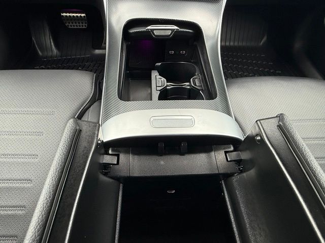 2025 Mercedes-Benz C-Class Sedan C 300 - Photo 25