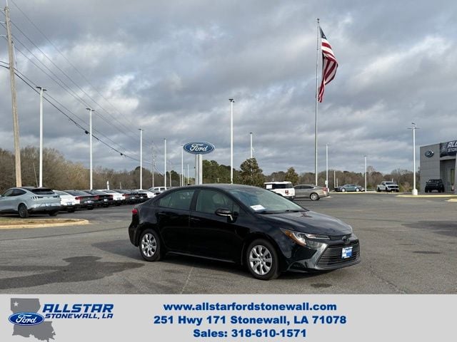 2024 Toyota Corolla LE's photo