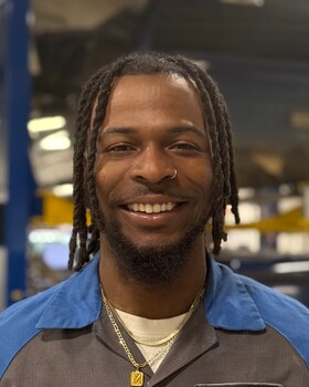 Staff member Demondrick Wells from ID_bb2c77