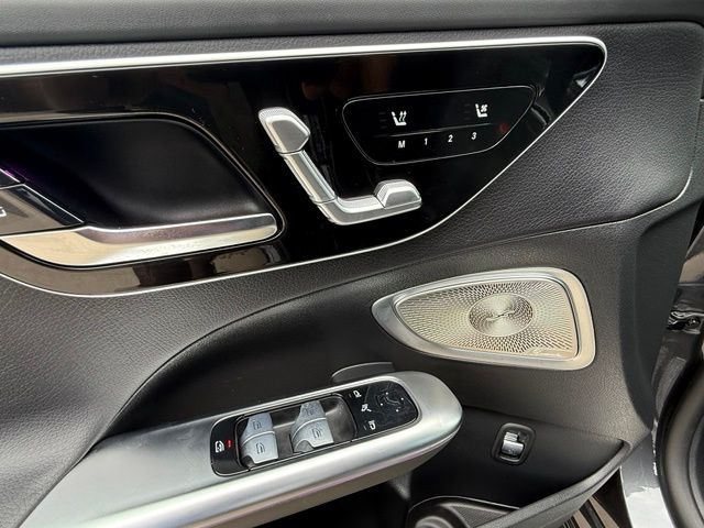 2025 Mercedes-Benz C-Class Sedan C 300 - Photo 13