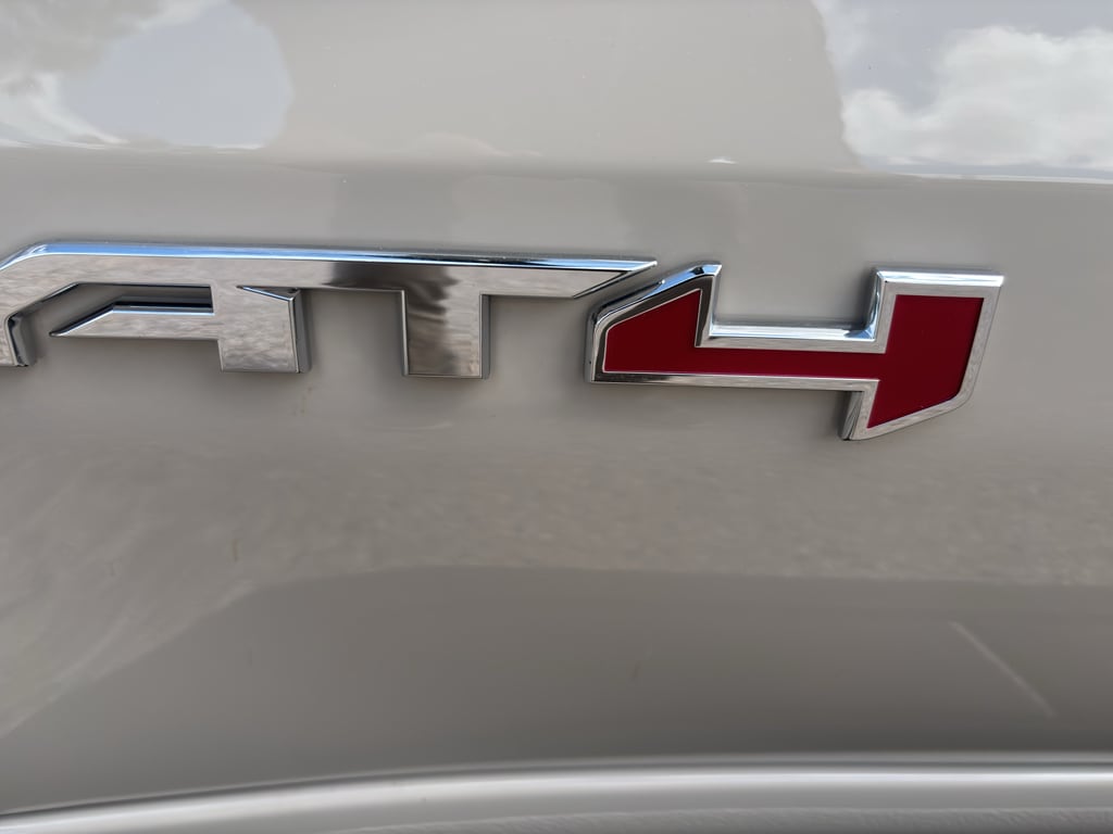 2026 GMC Sierra 1500 AT4 - Photo 18