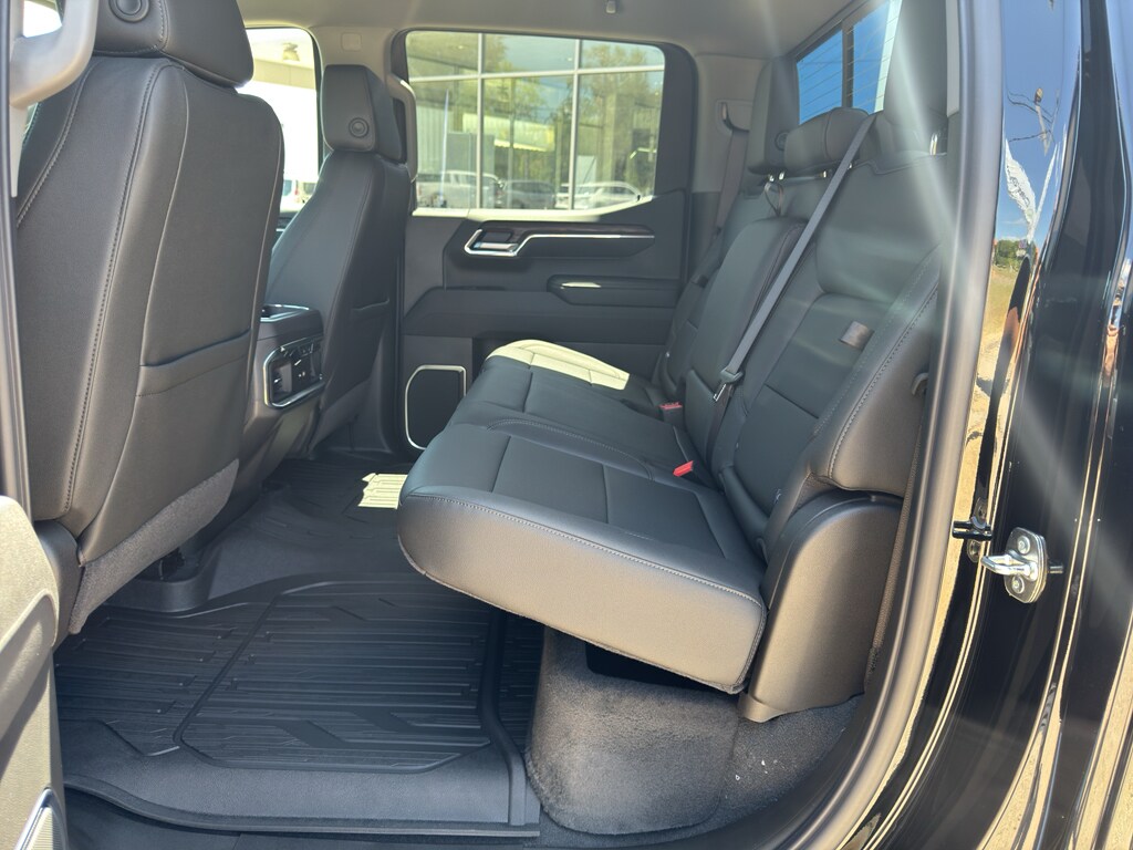 2026 GMC Sierra 1500 SLT - Photo 15