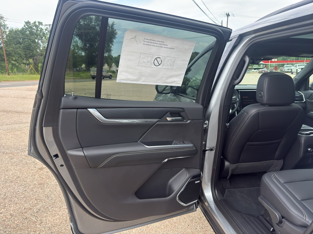 2026 GMC Acadia Elevation - Photo 9