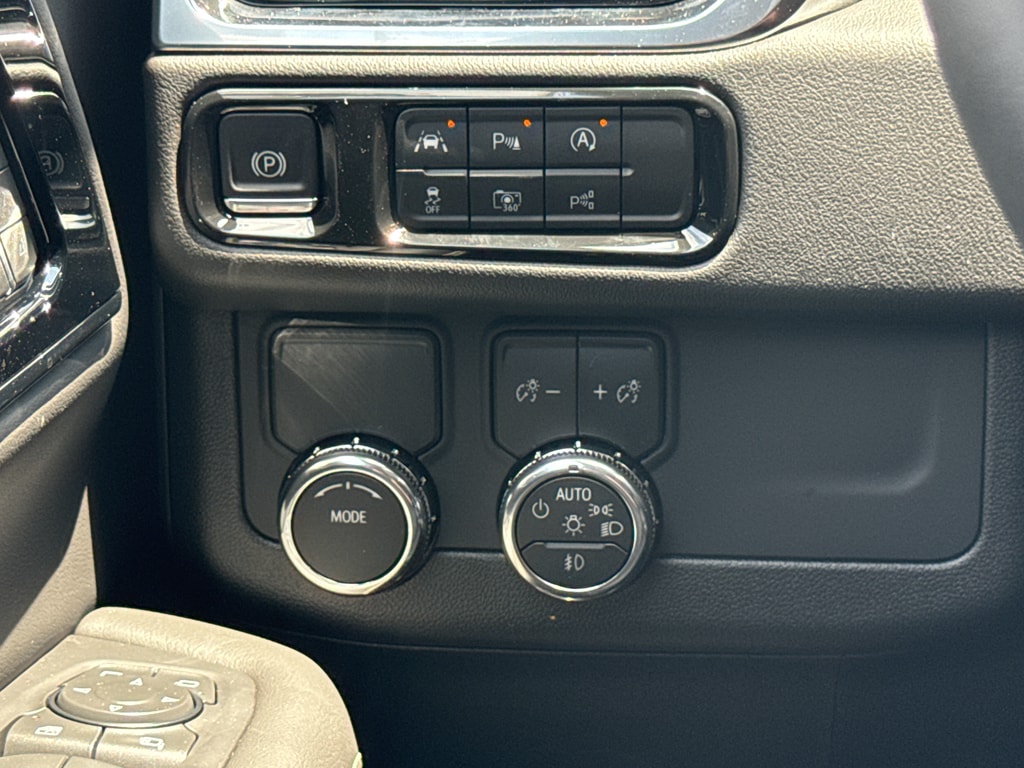 2026 GMC Yukon Elevation - Photo 11