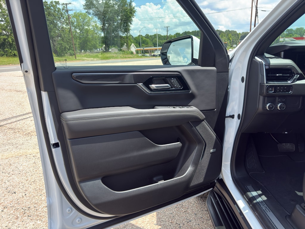 2026 GMC Yukon Elevation - Photo 18