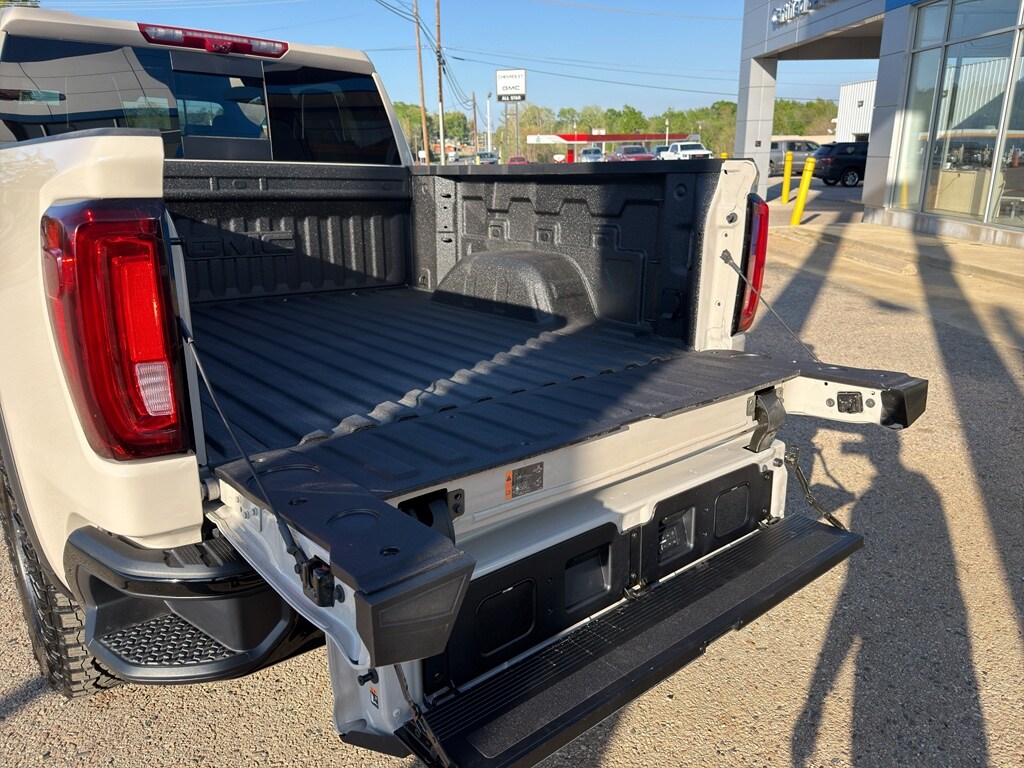 2026 GMC Sierra 1500 AT4X - Photo 11