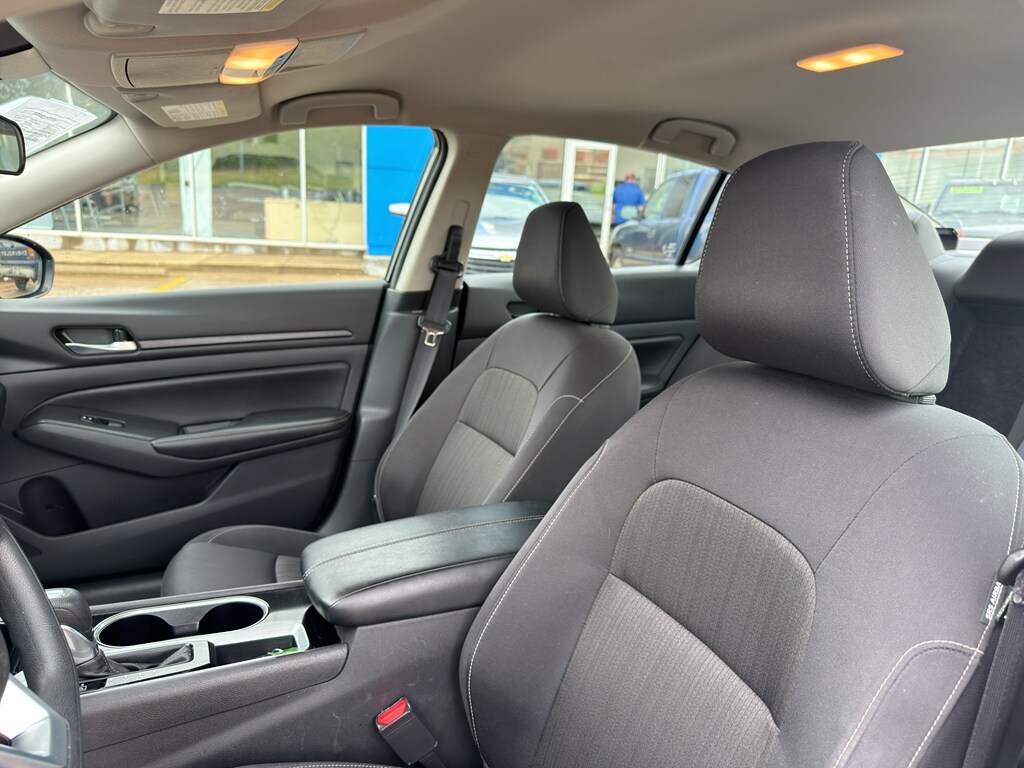 Used 2024 Nissan Altima 2.5 SV Sedan