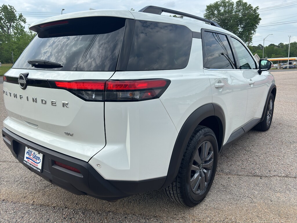 Used 2024 Nissan Pathfinder SV