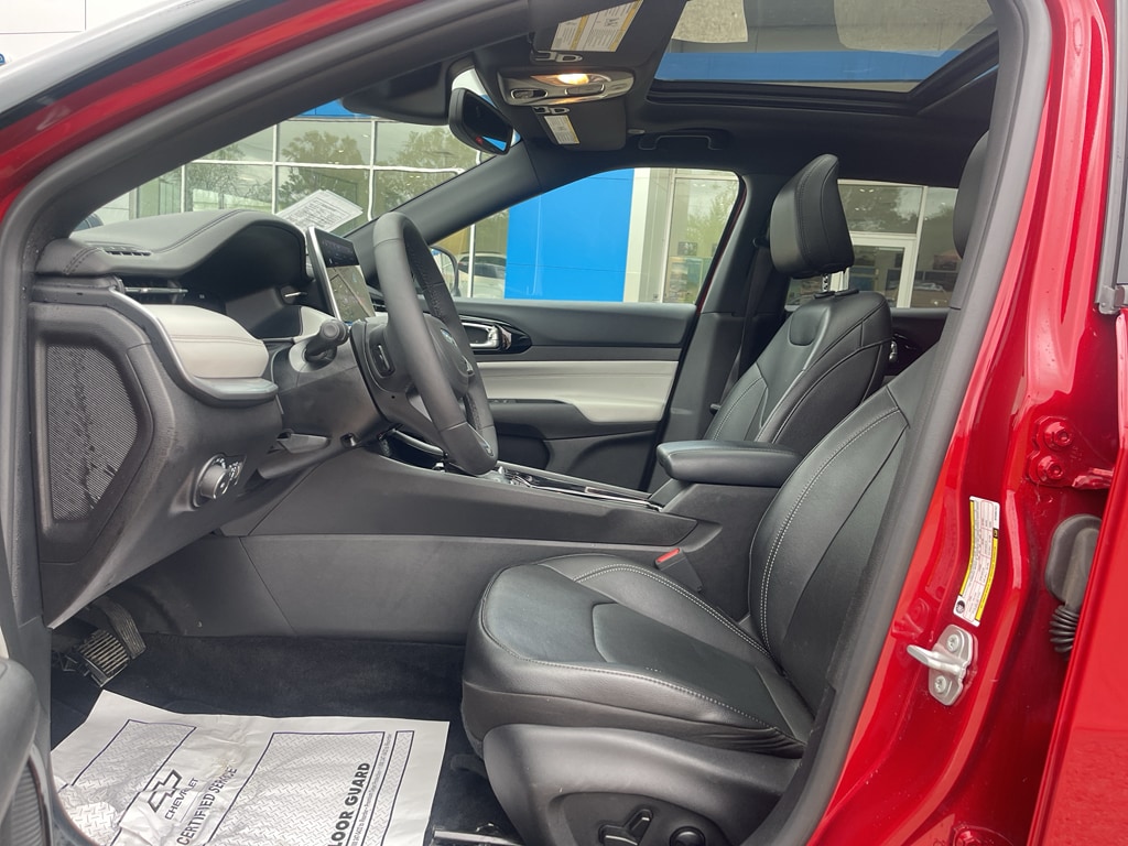 Used 2025 Jeep Compass Limited SUV