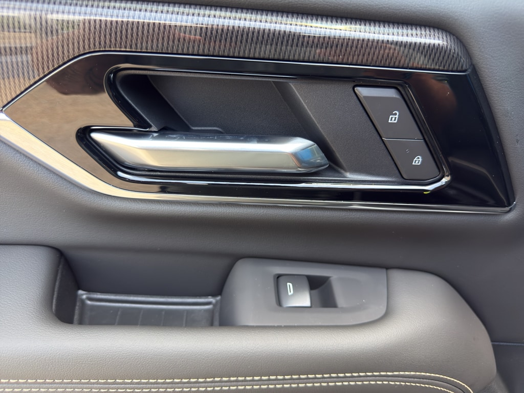 2026 GMC Yukon Elevation - Photo 7