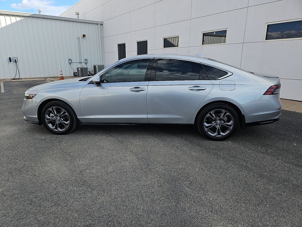 2024 Honda Accord Hybrid EX-L photo 3