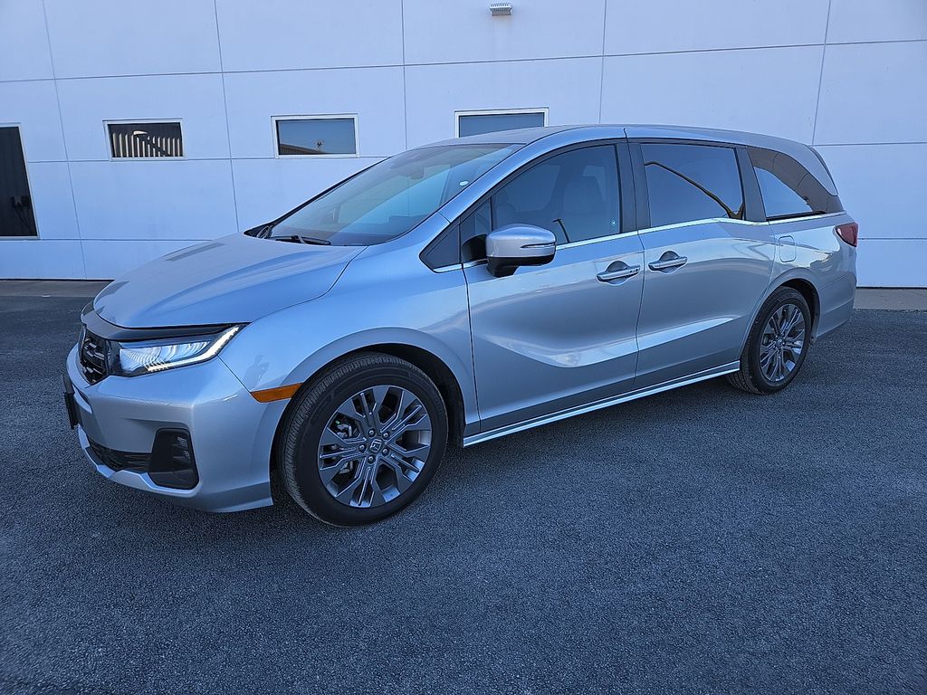 2025 Honda Odyssey Touring photo 2