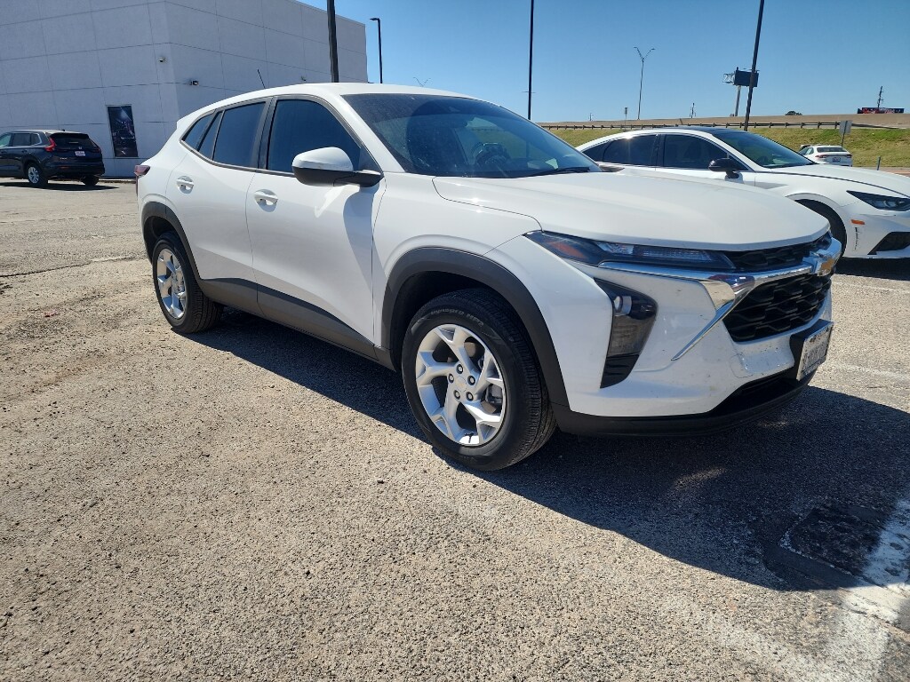 Used 2024 Chevrolet Trax LS SUV