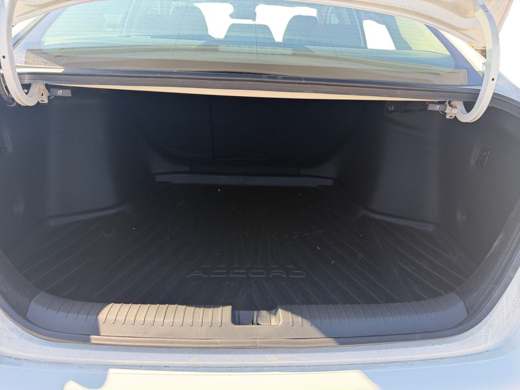 2024 Honda Accord Hybrid EX-L - Photo 12