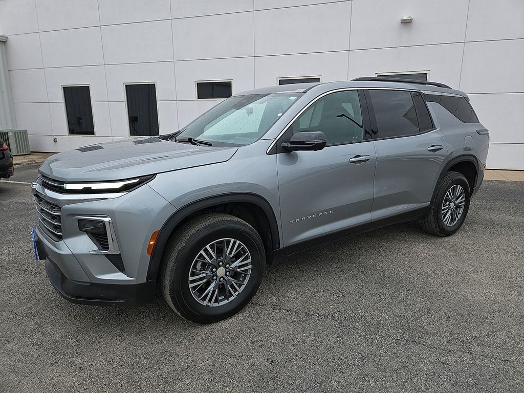 Used 2024 Chevrolet Traverse LT SUV