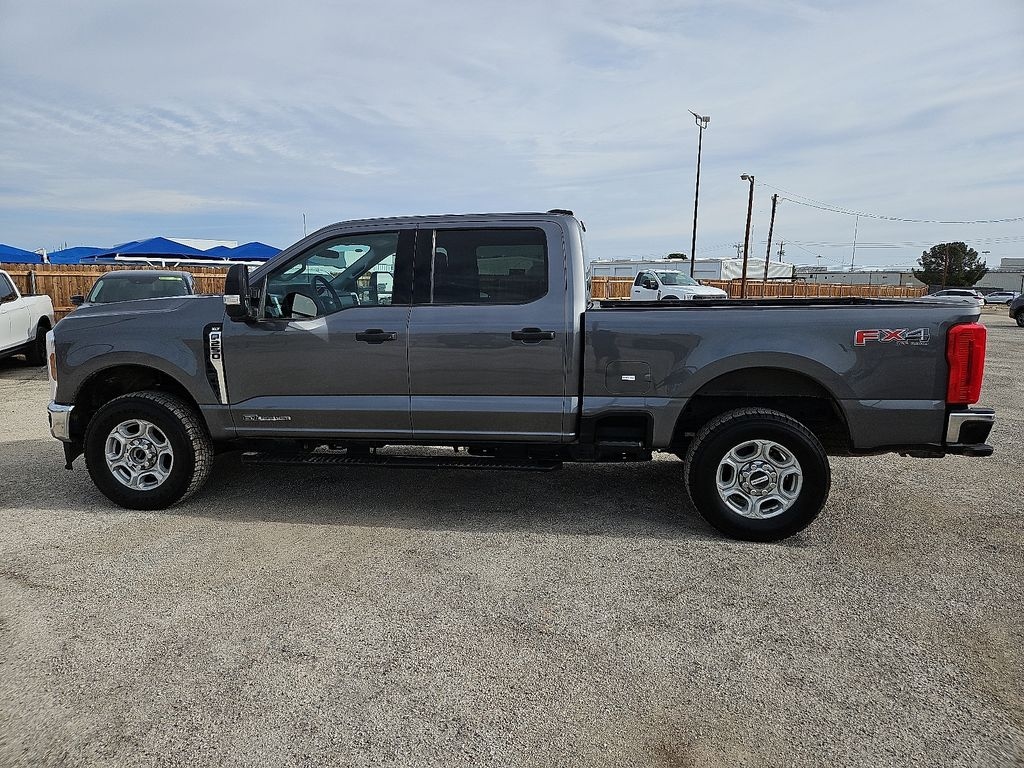 Used 2025 Ford F-250 XLT Truck Crew Cab