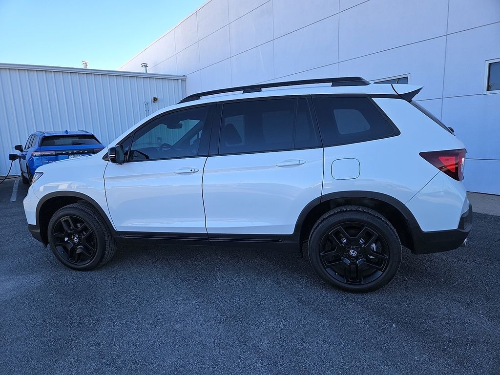 Used 2025 Honda Passport Black Edition SUV