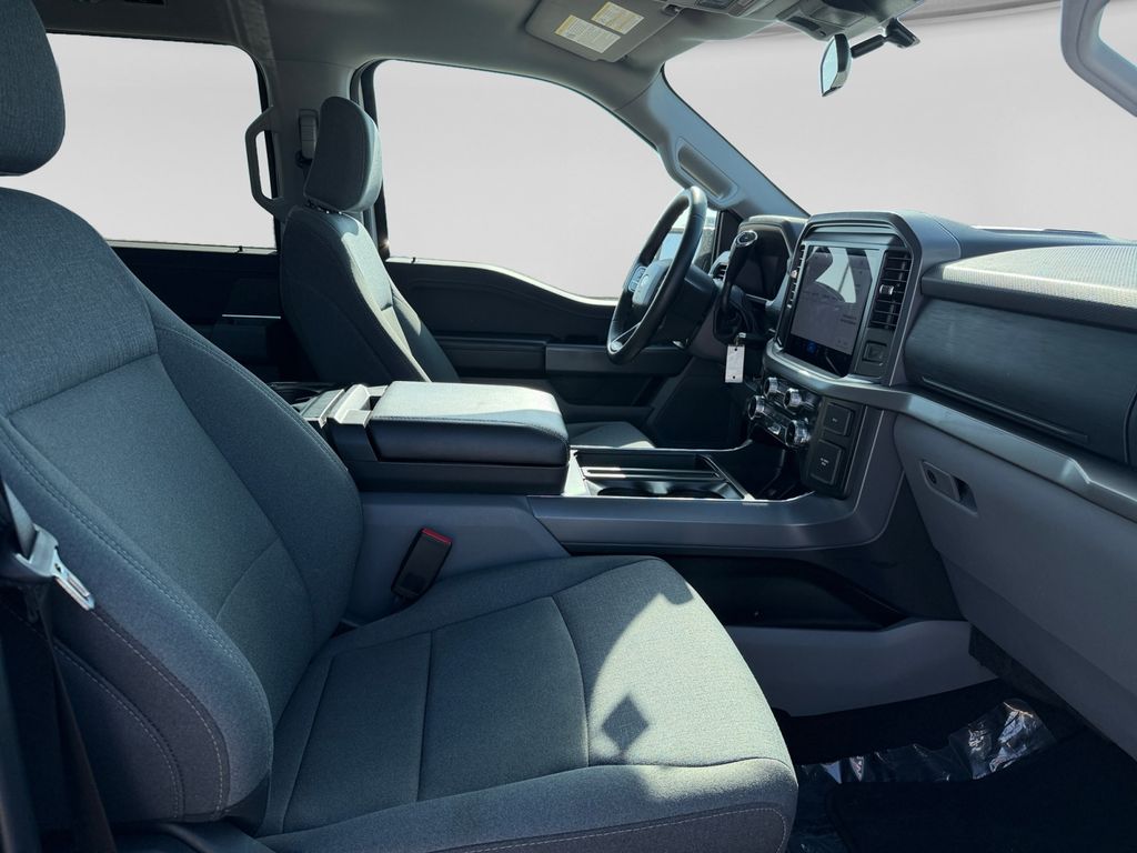 2025 Ford F-150 XLT - Photo 27