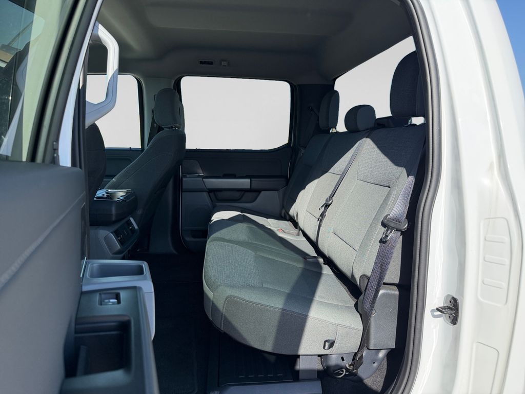 2025 Ford F-150 XLT - Photo 13