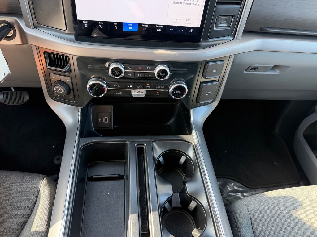 2025 Ford F-150 XLT - Photo 26