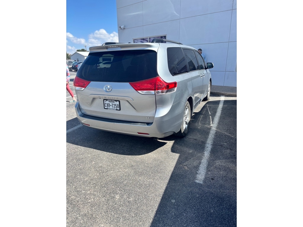 Used 2014 Toyota Sienna LE Van