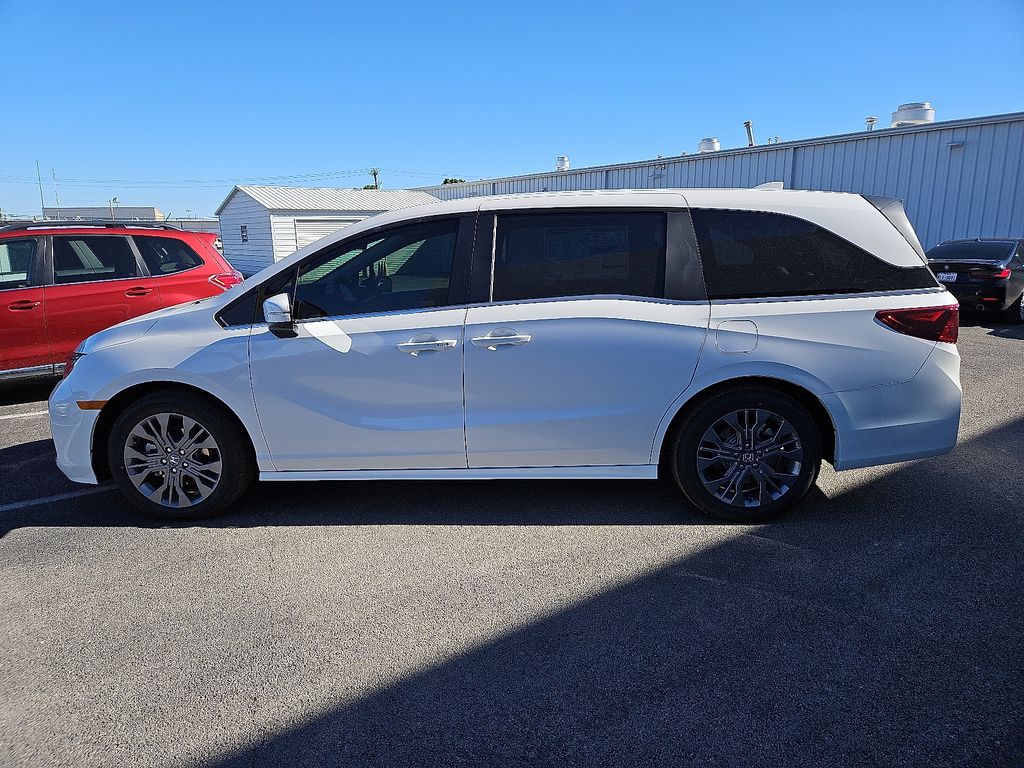2026 Honda Odyssey Touring photo 3