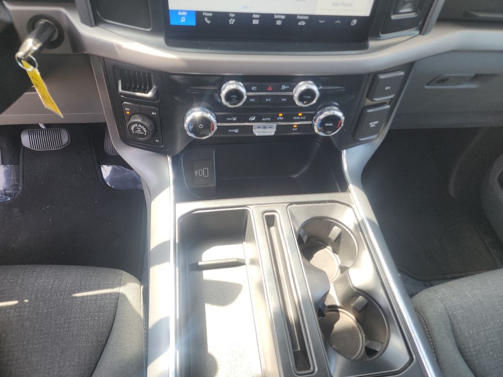 2025 Ford F-150 XLT - Photo 25