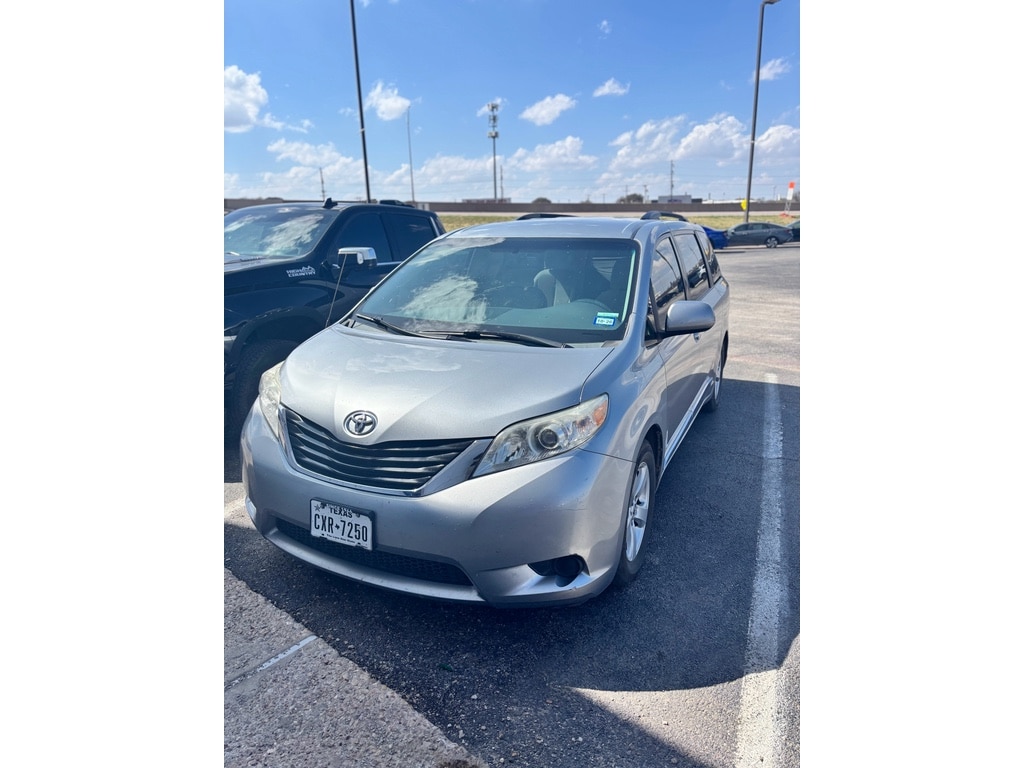 Used 2014 Toyota Sienna LE Van