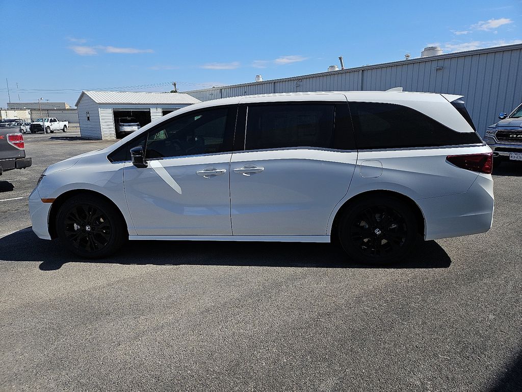 2026 Honda Odyssey photo 3