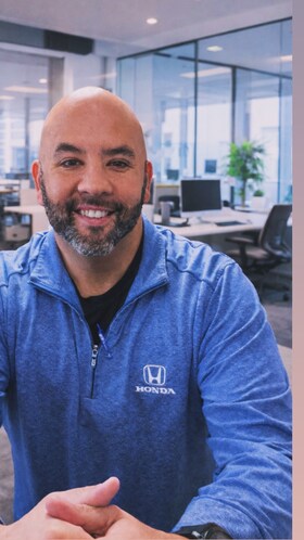 Staff member Lenny Thomas from ID_f444ea7b1622