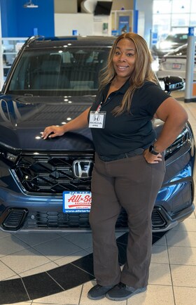 Staff member April Green from ID_7aeef3d727a4