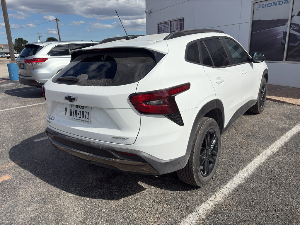 2025 Chevrolet Trax ACTIV photo 3