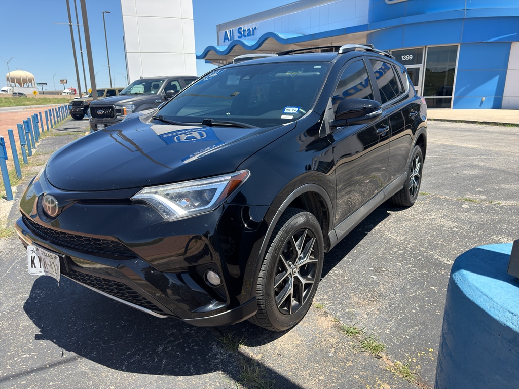 2018 Toyota RAV4 SE's photo