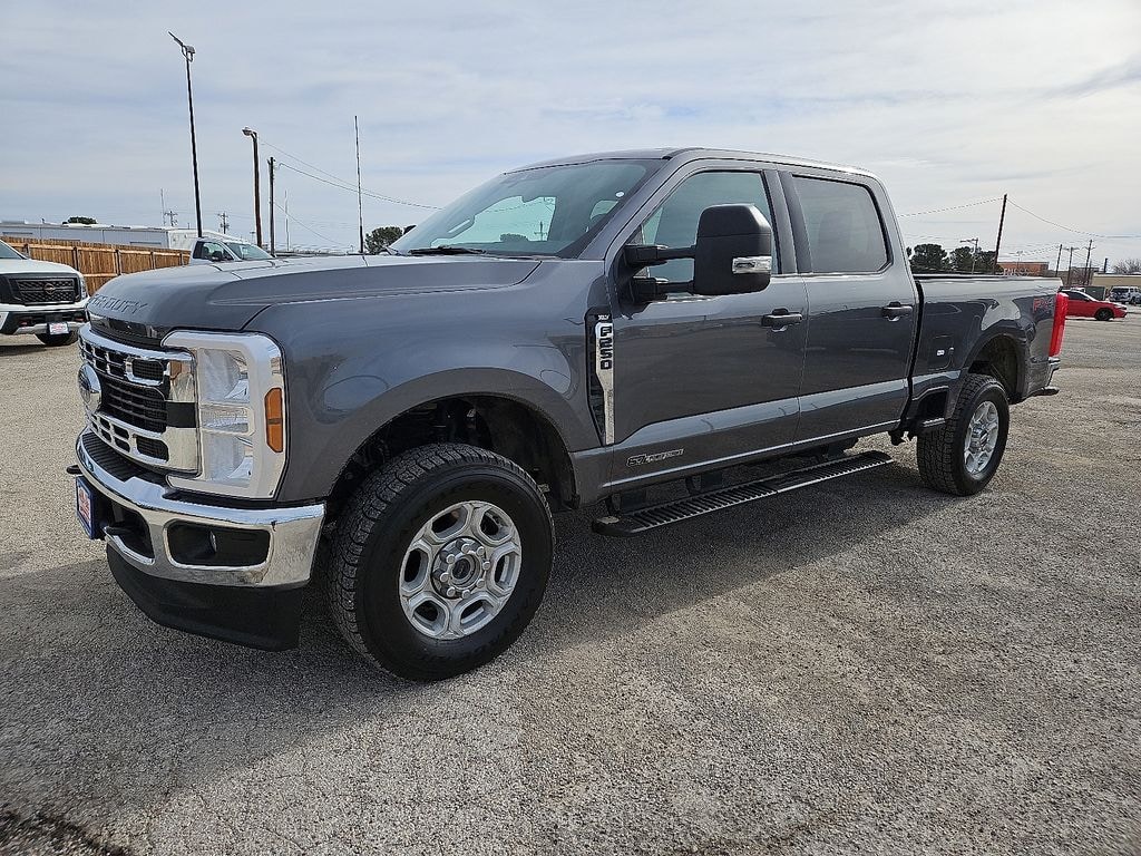Used 2025 Ford F-250 XLT Truck Crew Cab