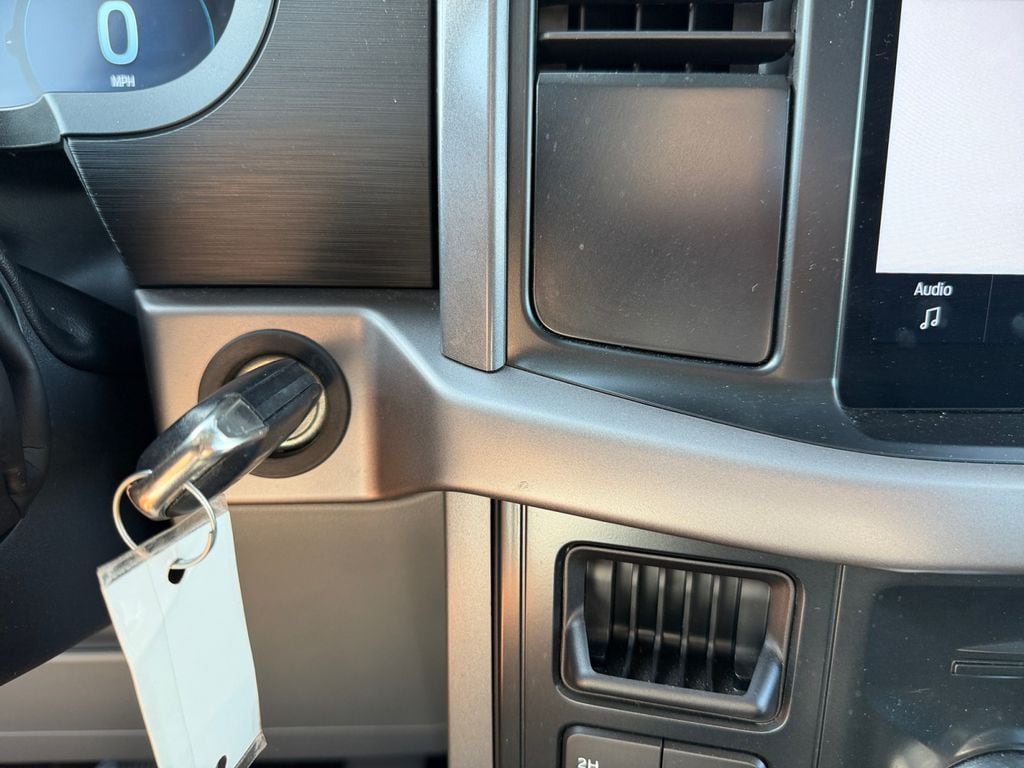 2025 Ford F-150 XLT - Photo 20