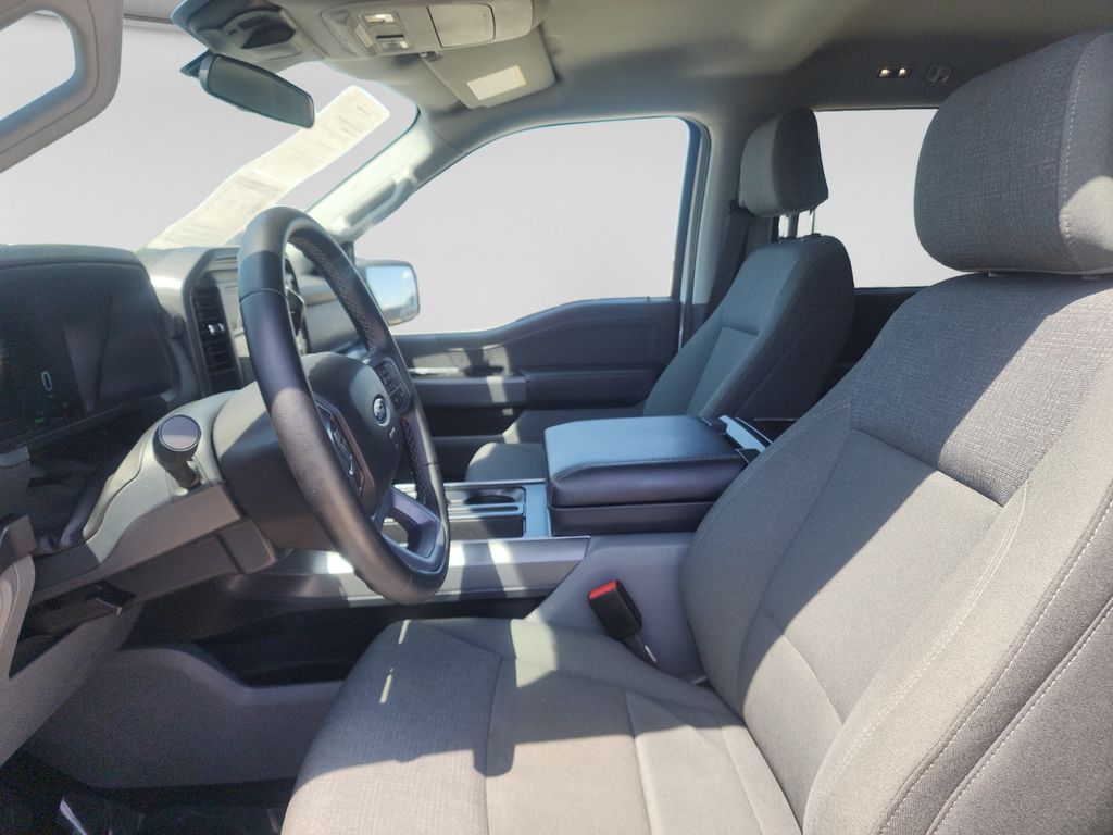 2025 Ford F-150 XLT - Photo 24
