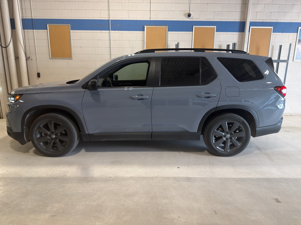 Used 2025 Honda Pilot Sport
