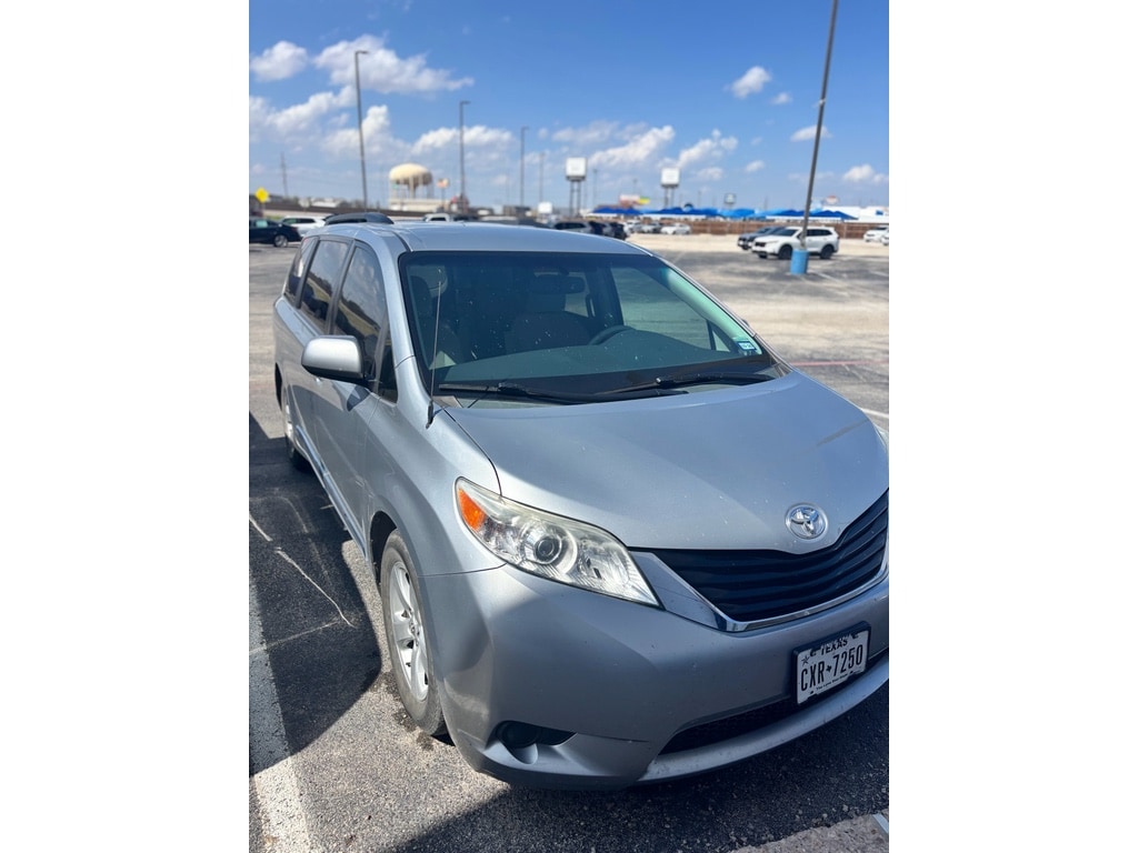Used 2014 Toyota Sienna LE Van