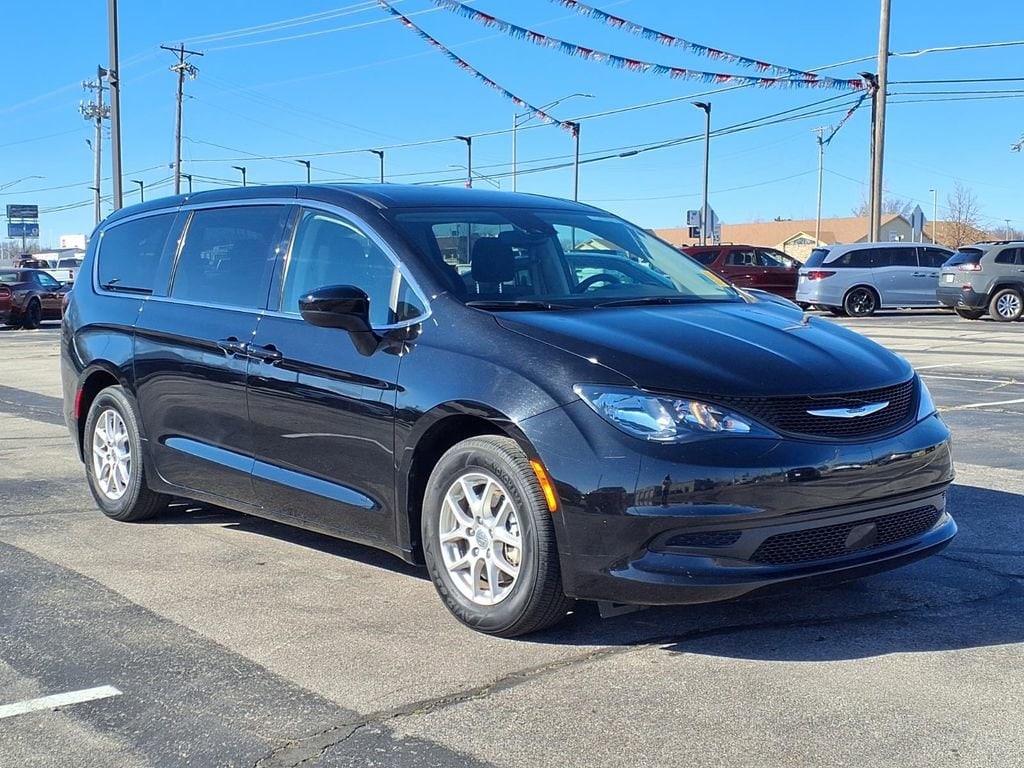 Used 2024 Chrysler Voyager LX LX FWD