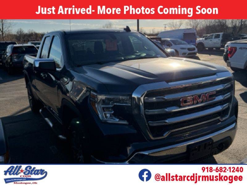 2020 GMC Sierra 1500 SLE's photo