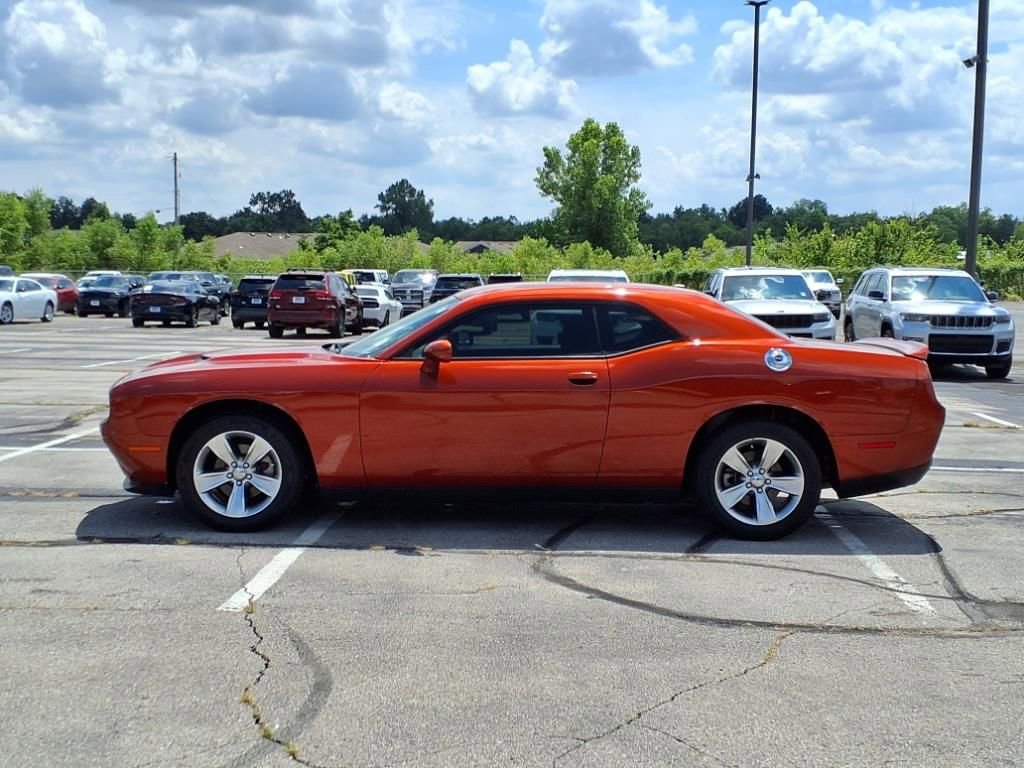 2021 Dodge Challenger SXT photo 4