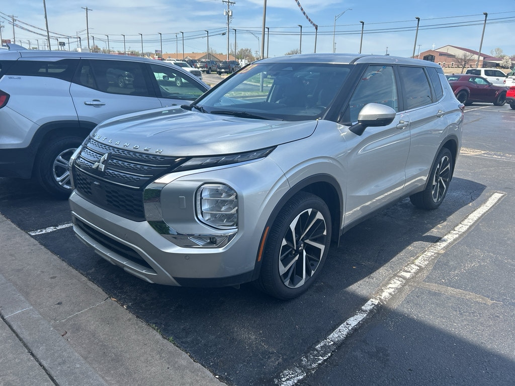 Used 2023 Mitsubishi Outlander SE SE S-AWC
