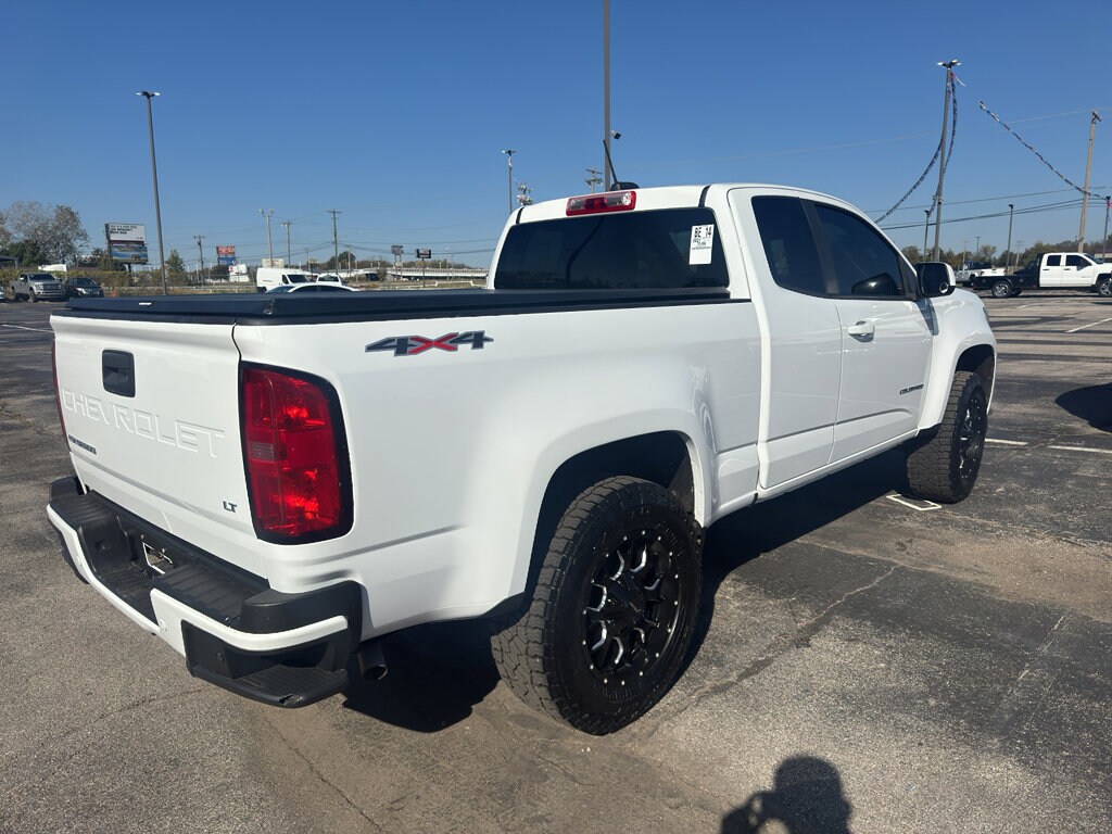 2021 Chevrolet Colorado LT photo 2