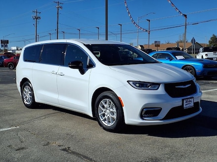 2026 Chrysler Pacifica SELECT Passenger Van